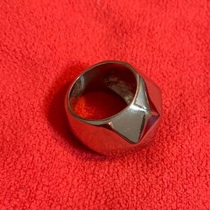 Geometric ring New